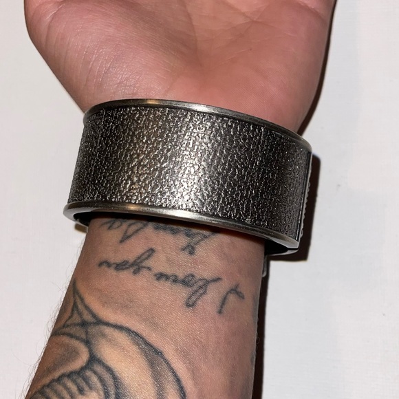 Unique elephant bracelet - Picture 3 of 4